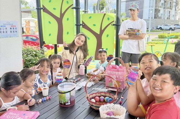 Easter Egg Hunt-1396
