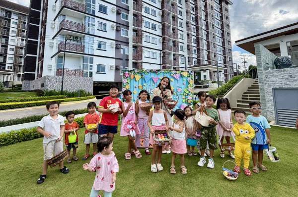Easter Egg Hunt-1396